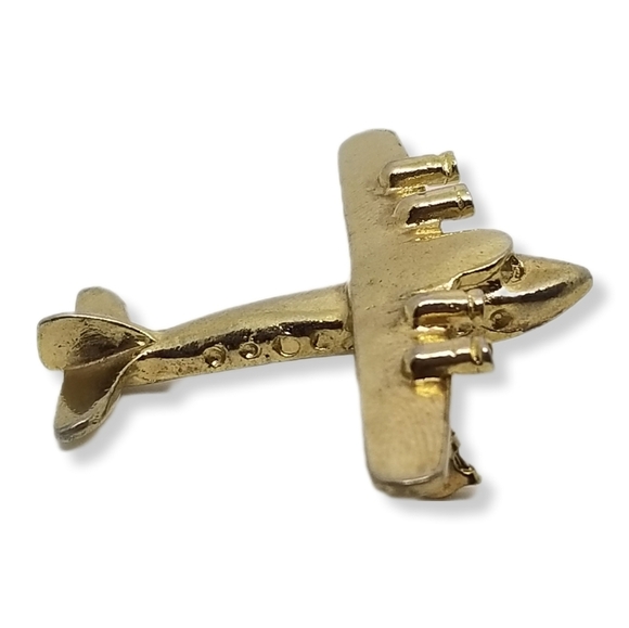 VINTAGE PISCES BRAND 1970s GOLDTONE WW2 BOMBER PLANE BROOCH - Picture 2 of 7